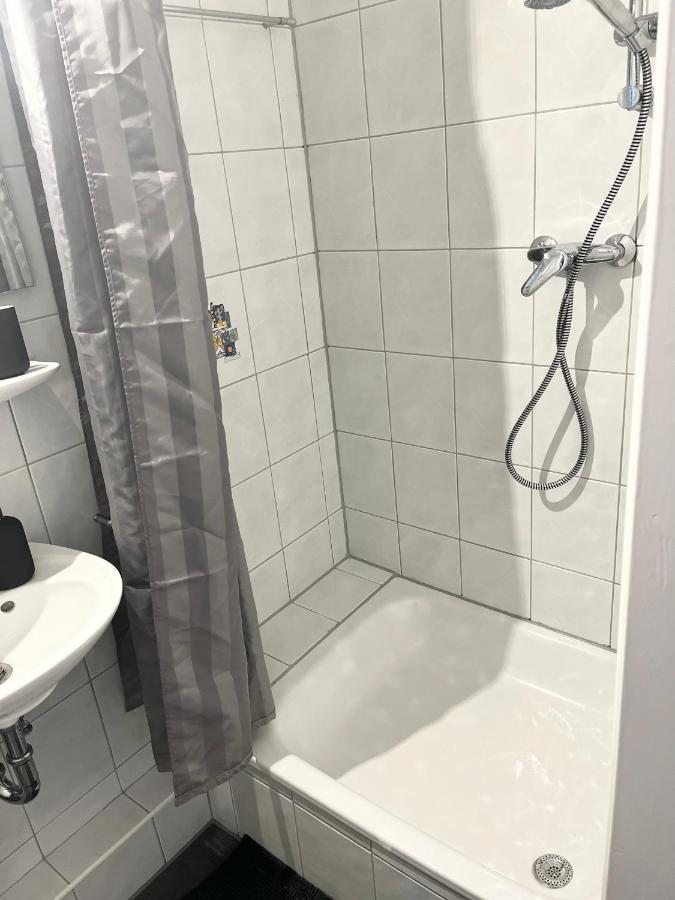 דיסבורג Gemuetliches Zentrales Apartment 2 Min Bis Du Hbf מראה חיצוני תמונה